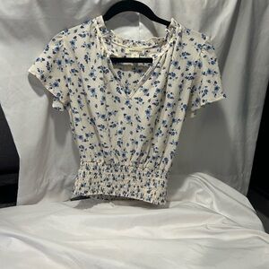 Charming Blue Floral V-Neck Blouse